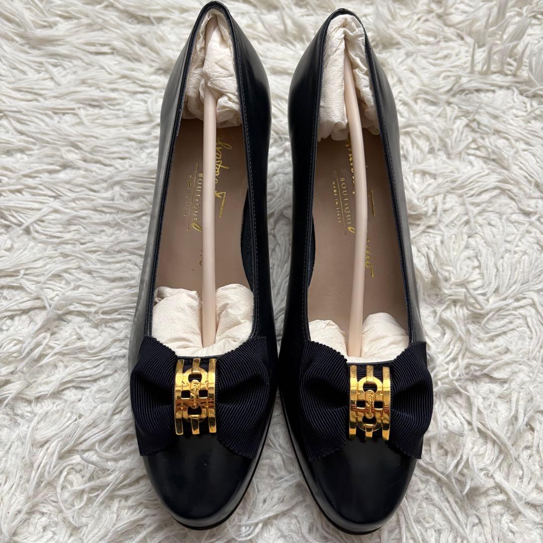 未使用級　サルヴァトーレ・フェラガモ23cm NOSTALGIA ヴァラリボン