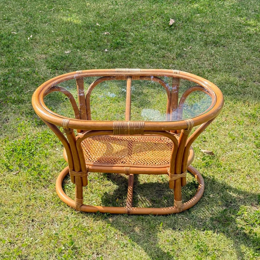 ビンテージ　古びた良き佇まいのラタン　小さなガラステーブル