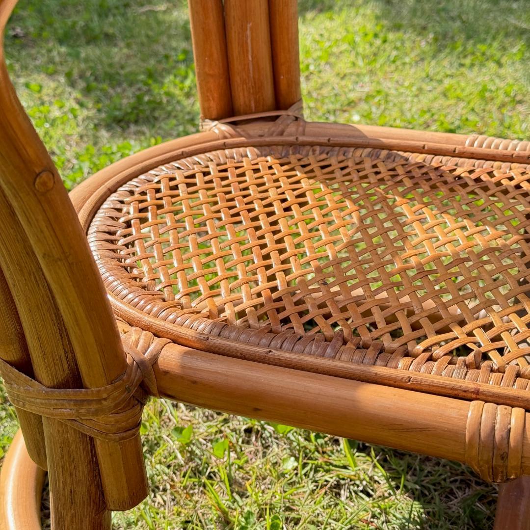 ビンテージ　古びた良き佇まいのラタン　小さなガラステーブル