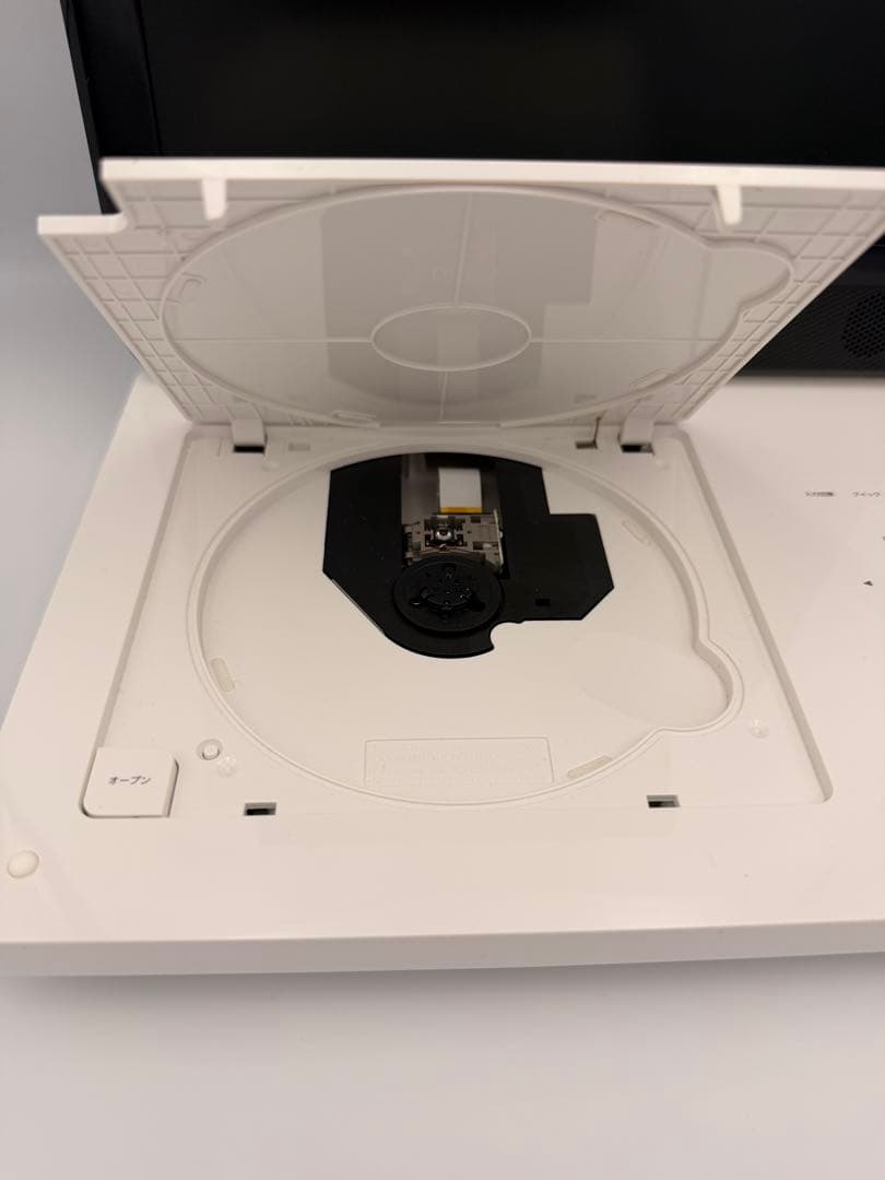 東芝 REGZA ポータブルDVDプレーヤー SD-P1010S ＋DVD5枚