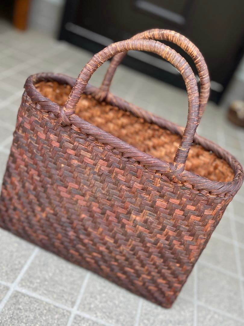 職人技A4可◆山ぶどう 山葡萄 かごバッグ◆幅35㎝、高さ27㎝、マチ14.5㎝