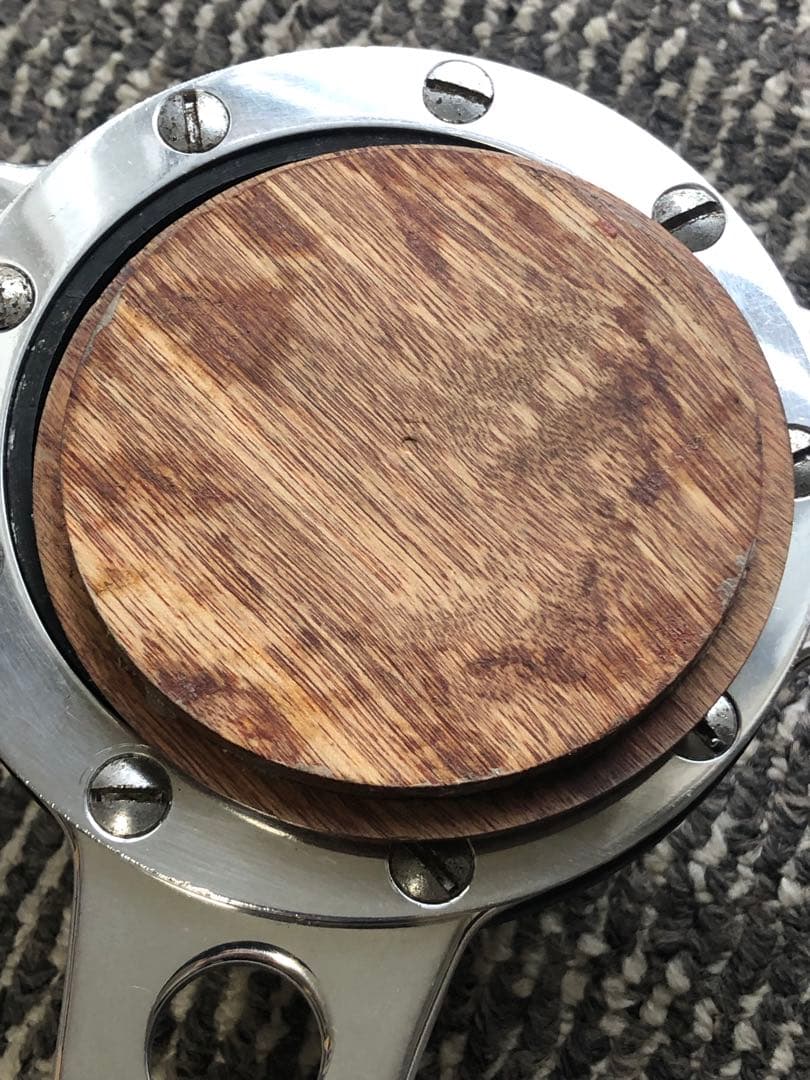 BMCミニ用ローバーミニ用モトリタステアリング330φフラットボス付。