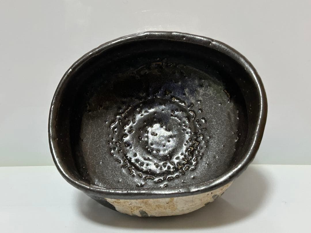 江戸時代頃　黒織部　花文　沓茶碗　箱付　茶道具　古陶