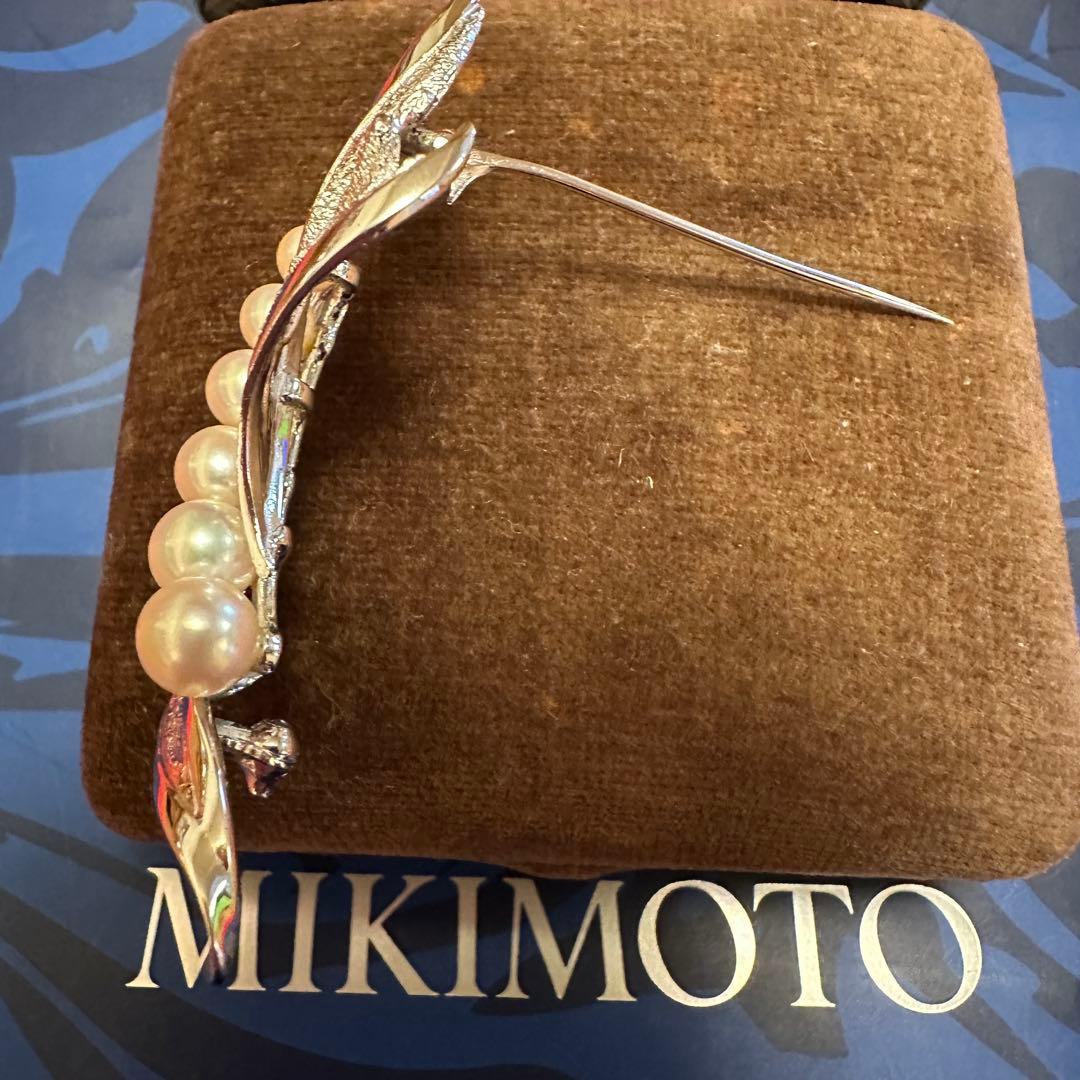 MIKIMOTO ミキモトシルバーパールブローチ ♡アコヤ真珠６珠♡羽デザイン♡