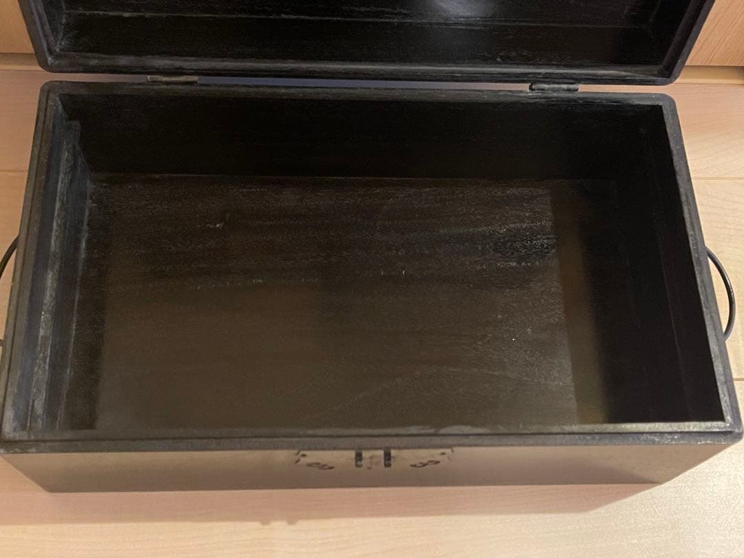 鑲箱擺件 高級感のある黒い木製の置物箱