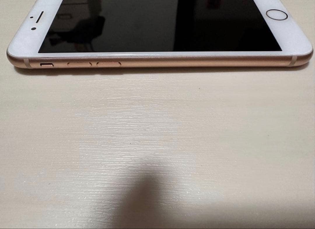 iPhone 8 64GB SIMロック無　バッテリー残量77%