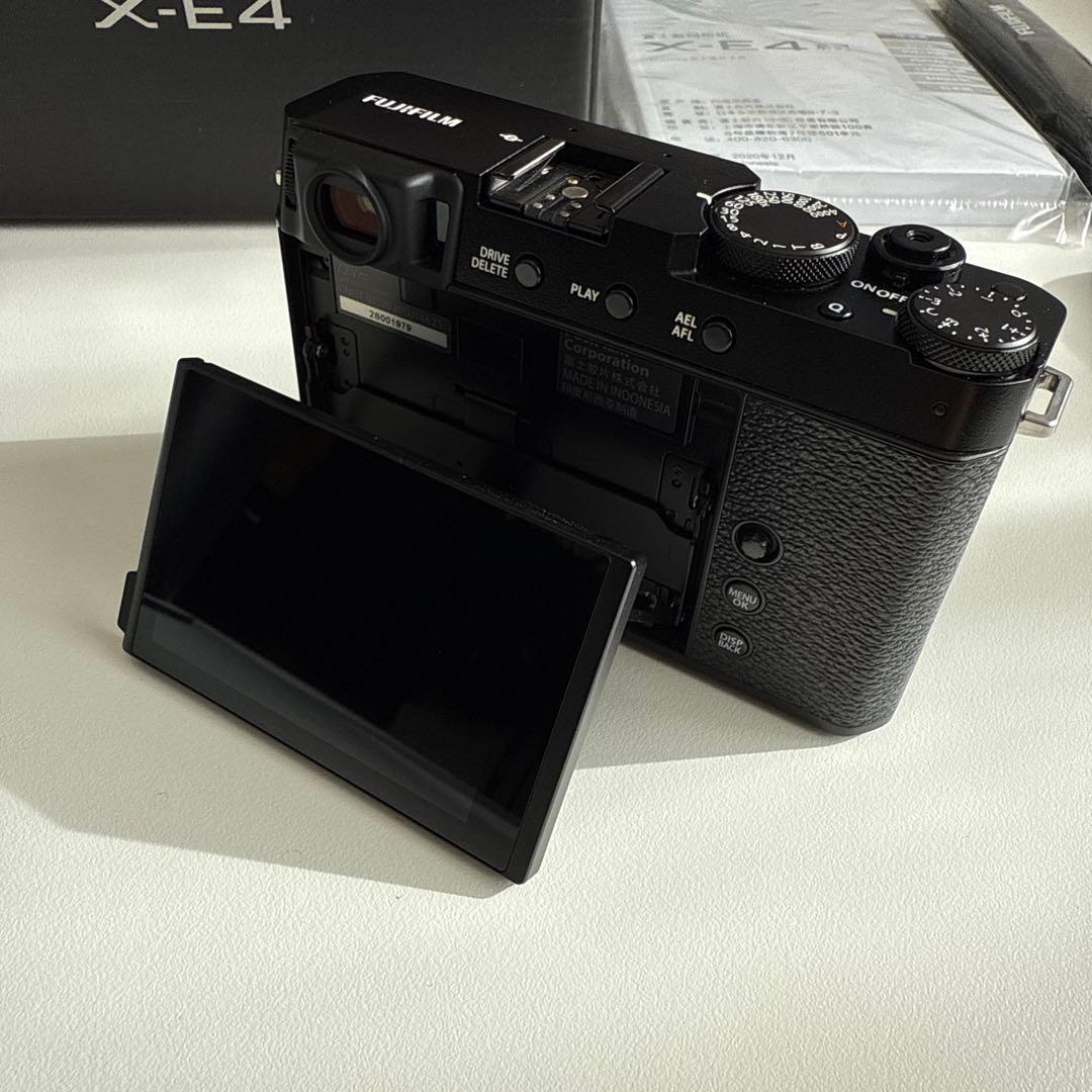 【ぽっぽ】FUJIFILM X-E4 ミラーレス一眼 本体