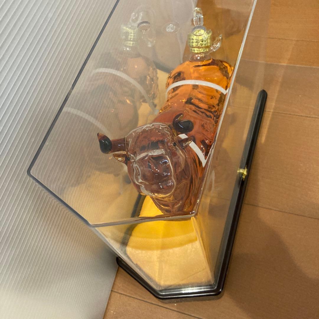 牛型ブランデー ボトル ケース付き