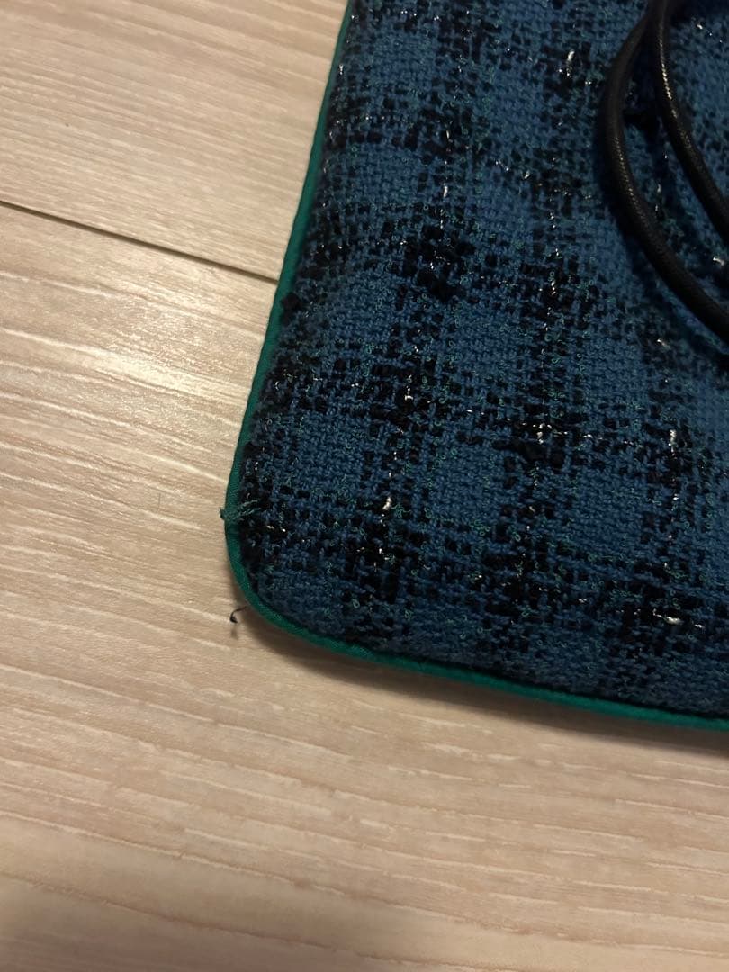 ファミリア　シャルマントサック　美品　ネコポス配送　チャームの状態3．４枚目