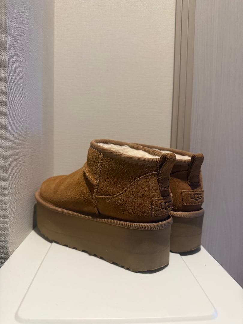 靴 UGG W Classic Ultra Mini Platform 23cm