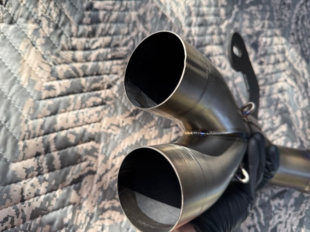 UNIT GARAGE製チタンマフラー　 R nineTシリーズ用