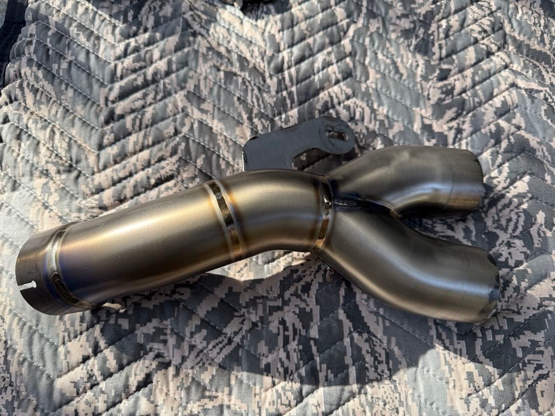 UNIT GARAGE製チタンマフラー　 R nineTシリーズ用