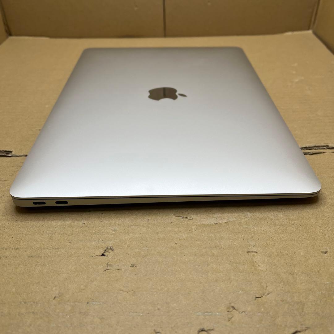 MacBook Air（M1,2020） 13.3インチ　シルバー　A2337