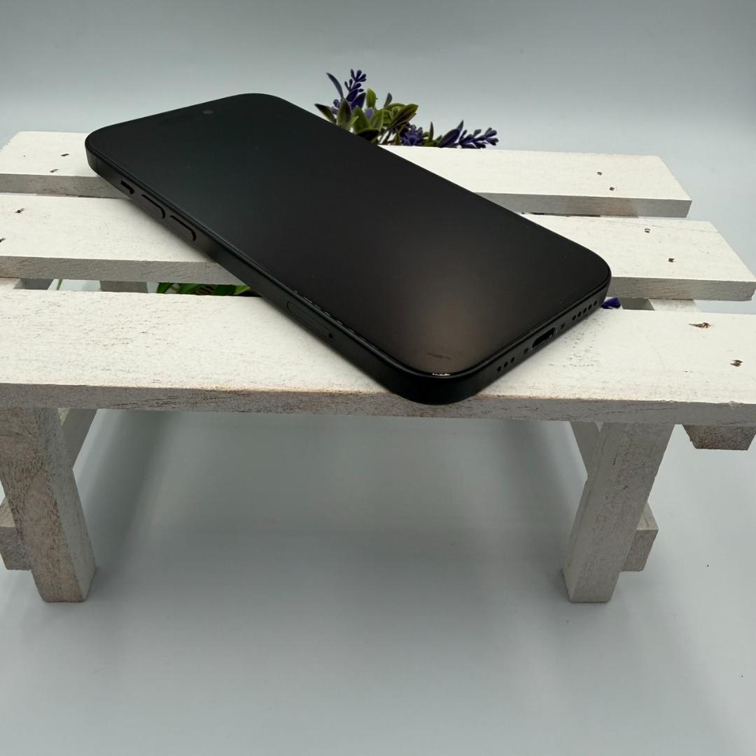 iPhone15 256GB ブラック 235