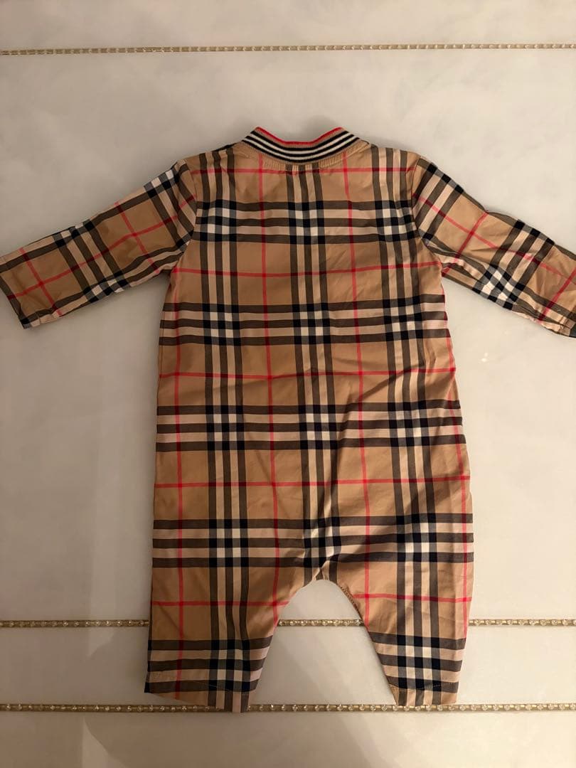 ピ*ピ様 BURBERRY チェック柄ロンパース 6M