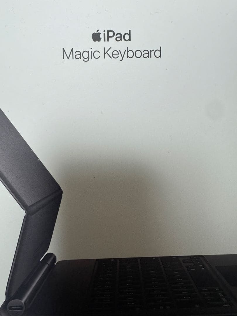 iPad Air (M2) 11インチ128GB Magic Keyboard