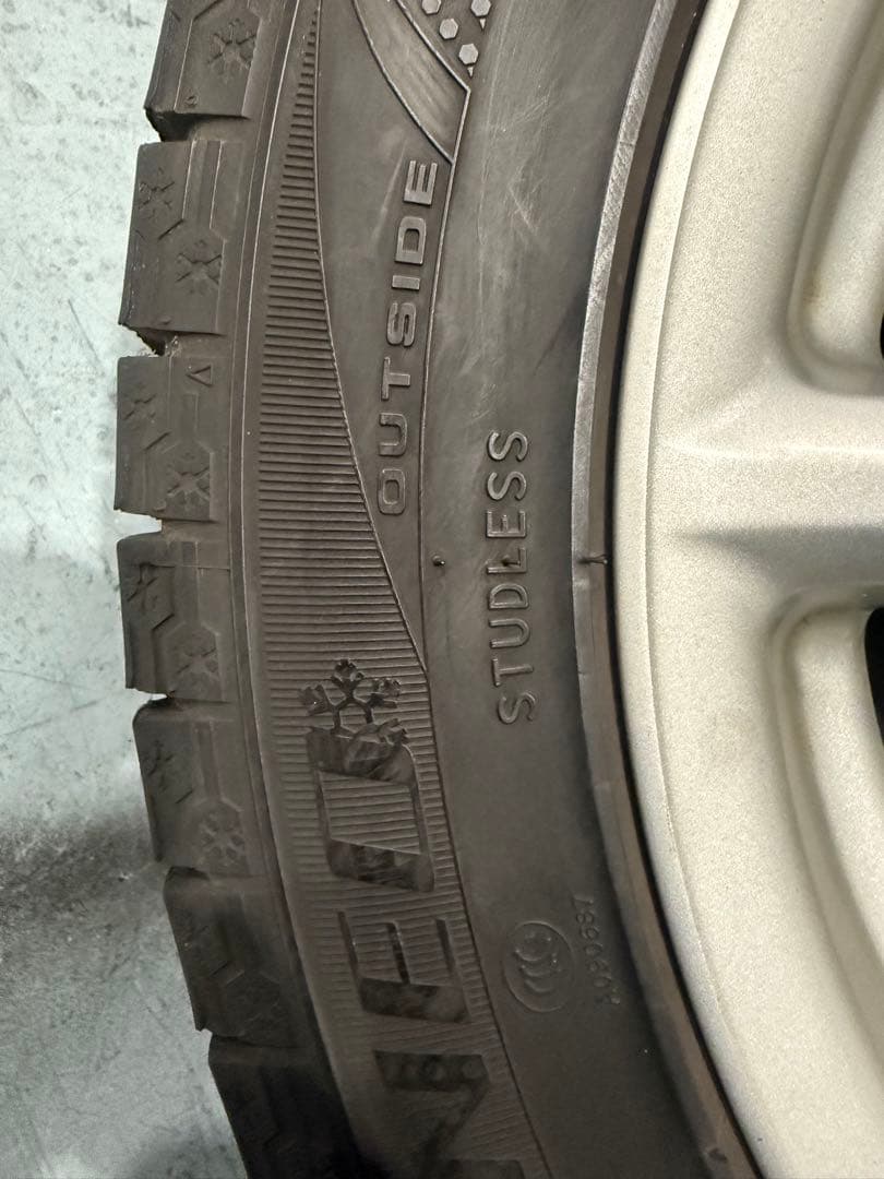 トヨタ　エスティマ　純正アルミホイール　17インチ　スタッドレス付き