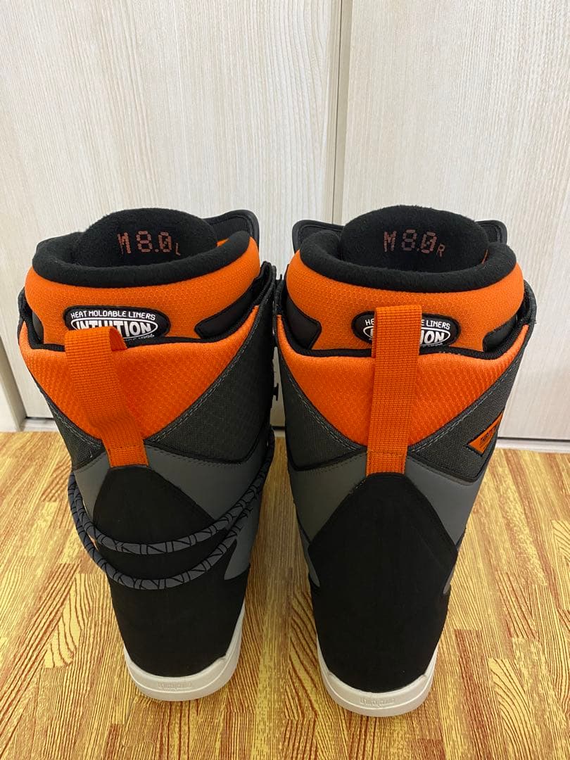 thirtytwo スノーボードブーツ グレー/オレンジ