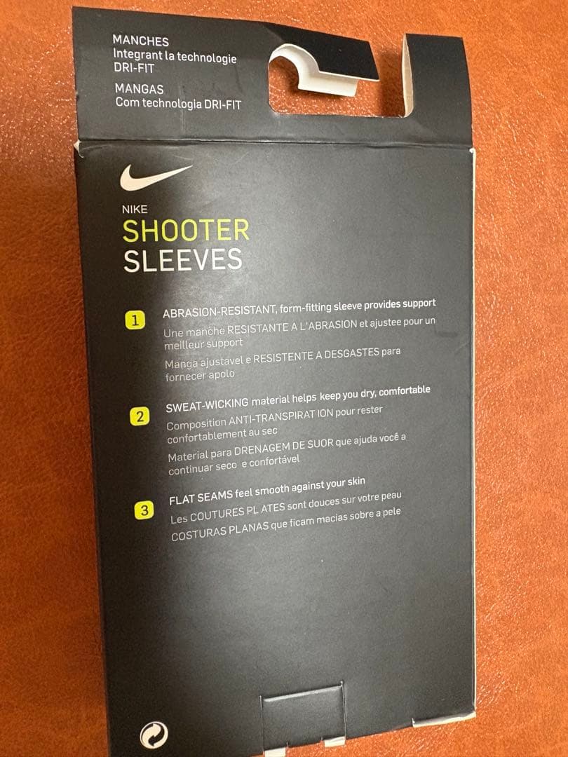 Supreme NIKE ロゴ　アームカバー 【片方】ブラック