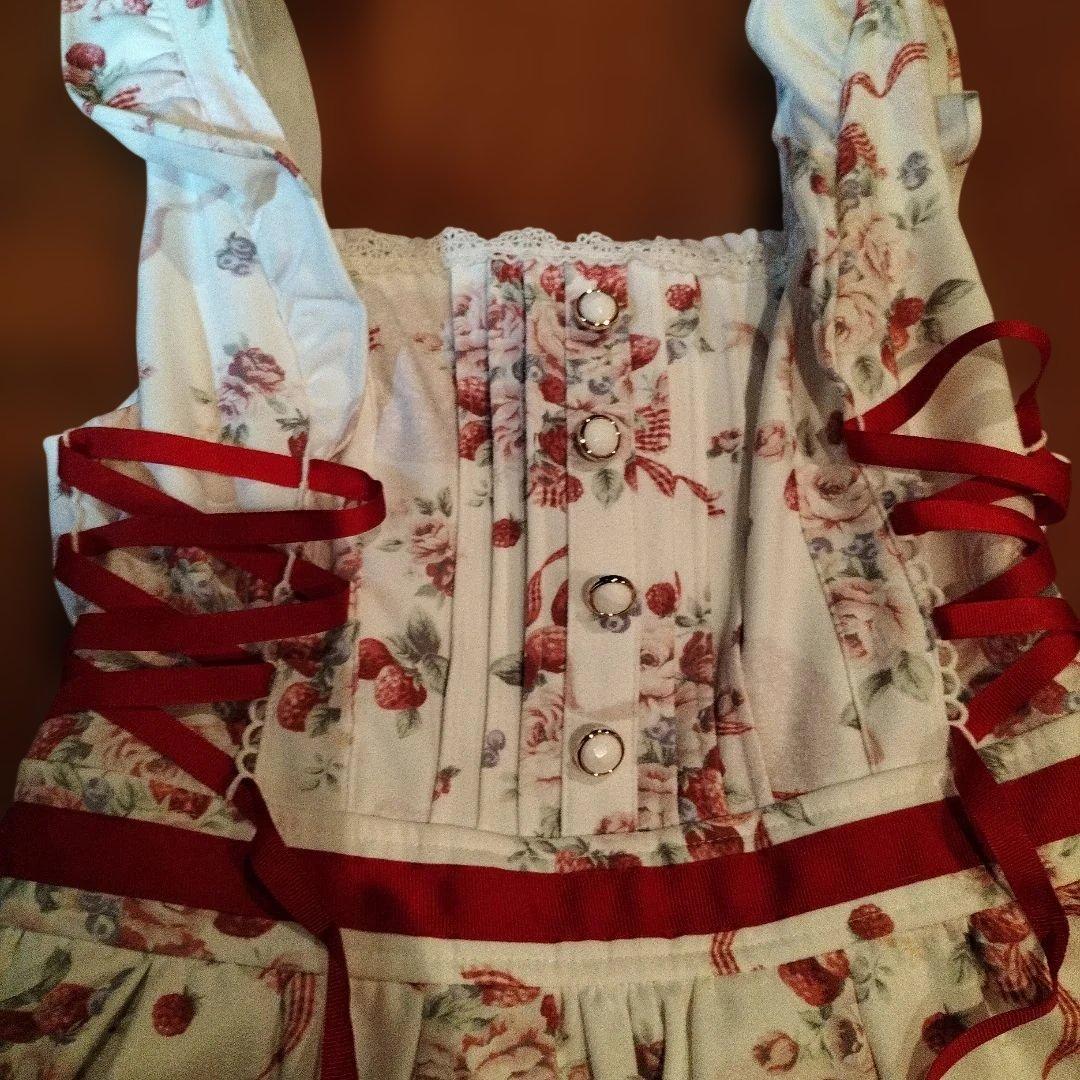 リズリサ　ワンピース　イチゴ柄