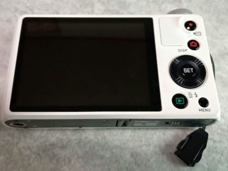 【美品・難あり】CASIO EX-ZR850 コンパクトデジタルカメラ