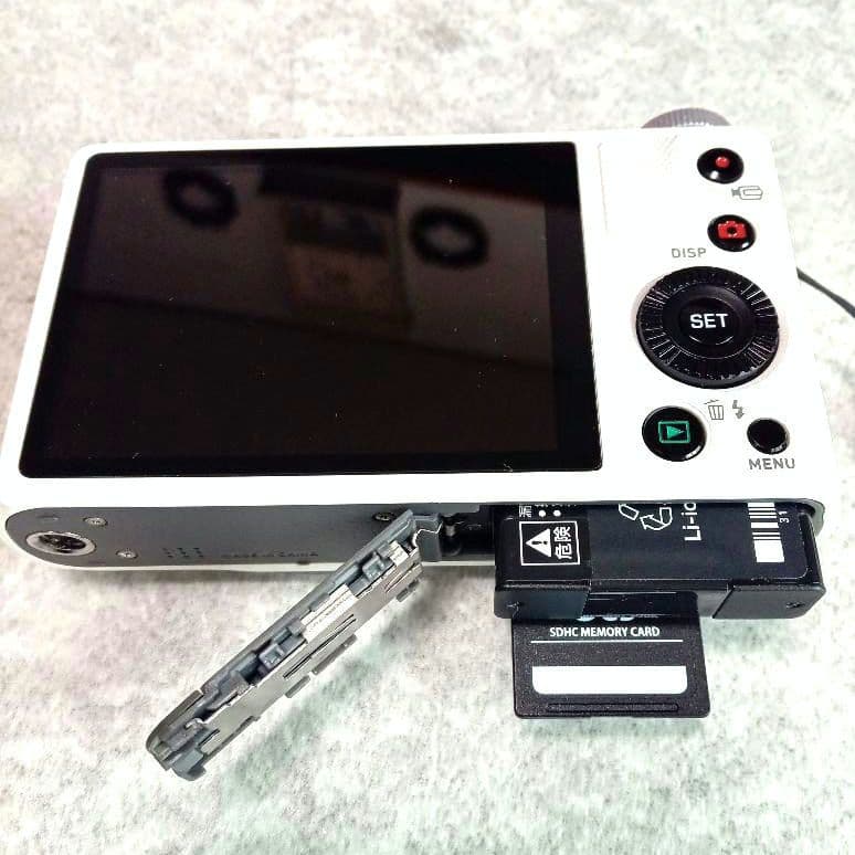 【美品・難あり】CASIO EX-ZR850 コンパクトデジタルカメラ