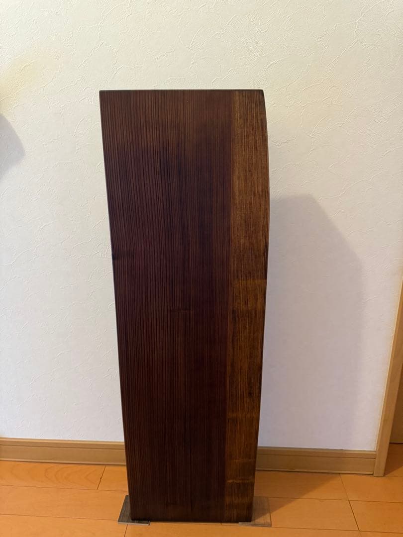 天然杉一枚板サイドテーブル、ワトコオイルダークウォルナット仕上げ‼️