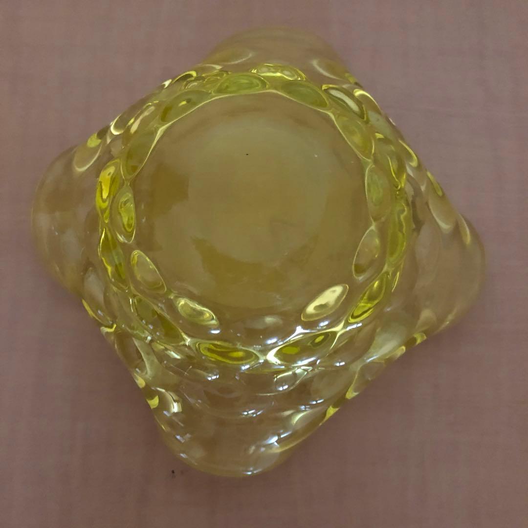 ウランガラス　灰皿型コンポート