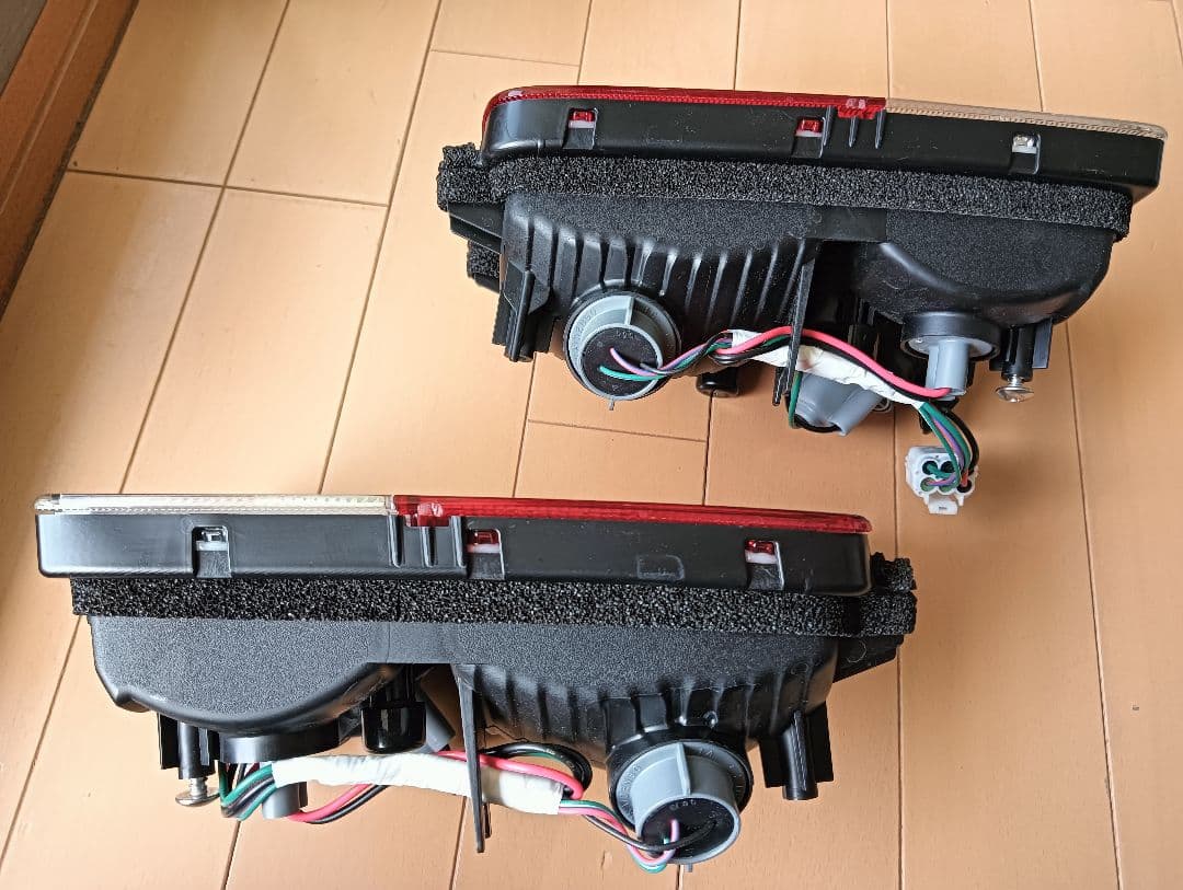 エブリイDA17V 純正テールランプ（新車外し）