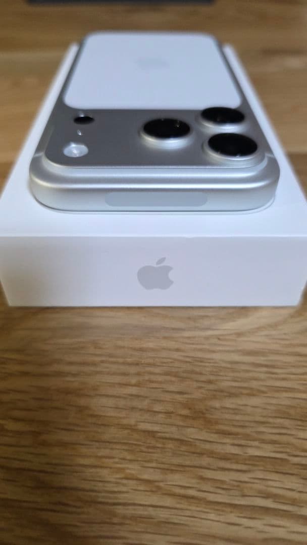 ほぼ新品 iPhone17 Pro 256GB シルバー SIMフリー