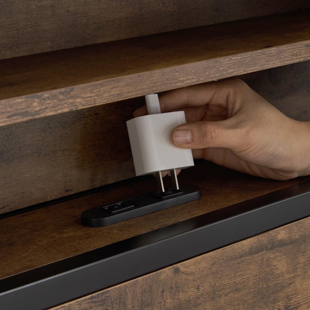 数量限定！高級【SD・セミダブル】ベッドフレーム・コンセント付きBROWN