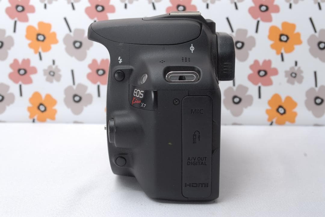 ❤Canon Kiss X7❤軽量＆高画質❤スマホ転送OK❤ショット数少ない❤