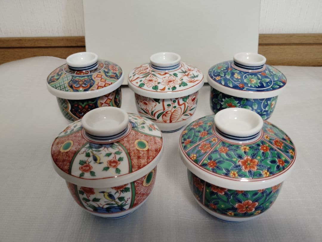未使用　有田焼　南山窯　絵変わり　蓋付き碗揃　蒸し碗　　5客　茶碗蒸し　色絵