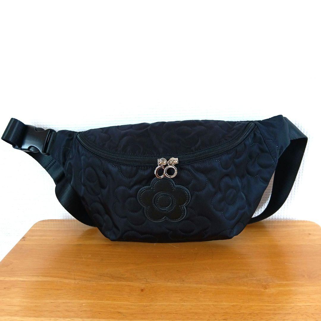 美品◆MARY QUANT ボディバッグ キルティング 花 デイジー ブラック