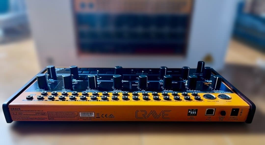 Behringer CRAVE アナログシンセサイザー・シーケンサー・モジュラー