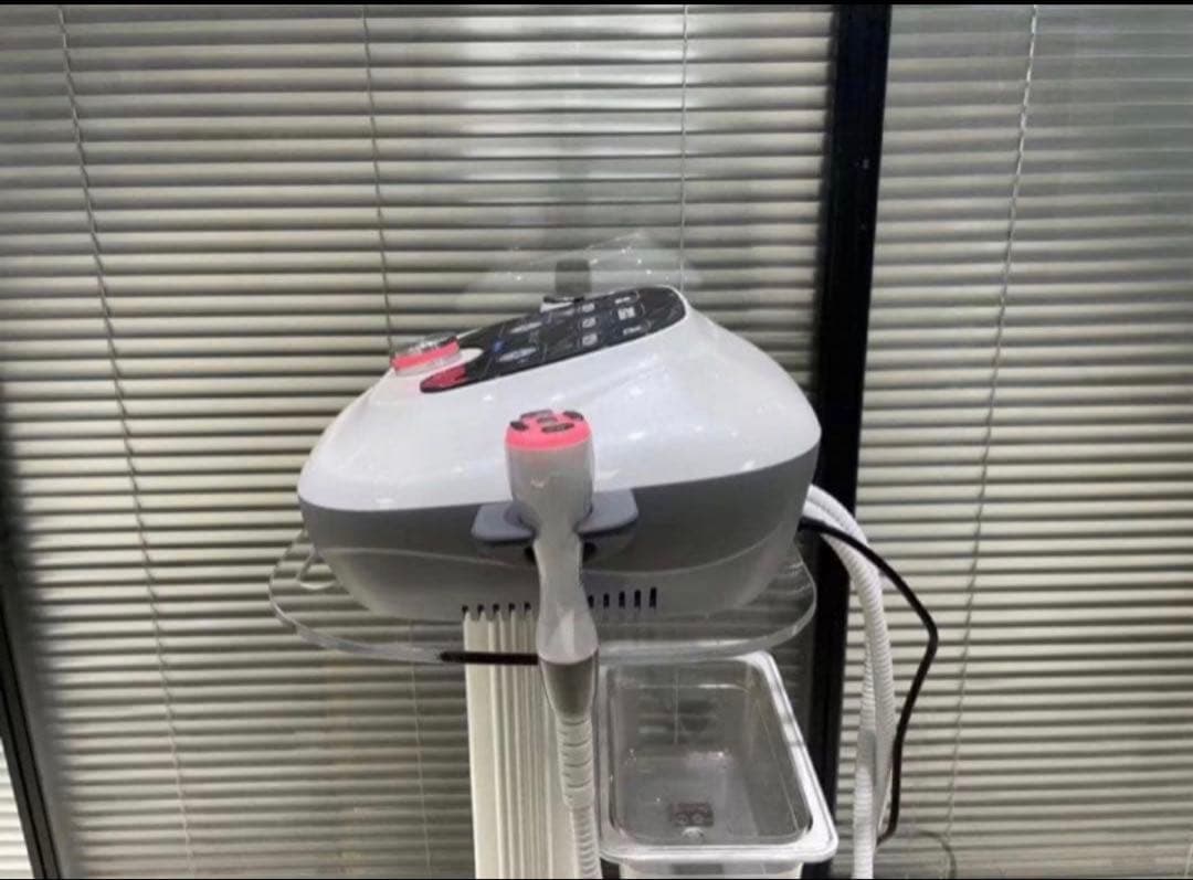 ♥♥ゆん♥♥！エレクトロポレーション RF美顔器　美容機器　美容液導入