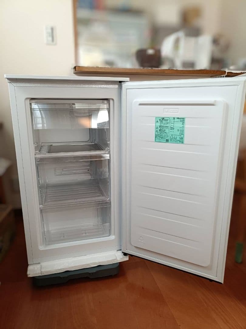 Hisense 縦型冷凍庫 ホワイト