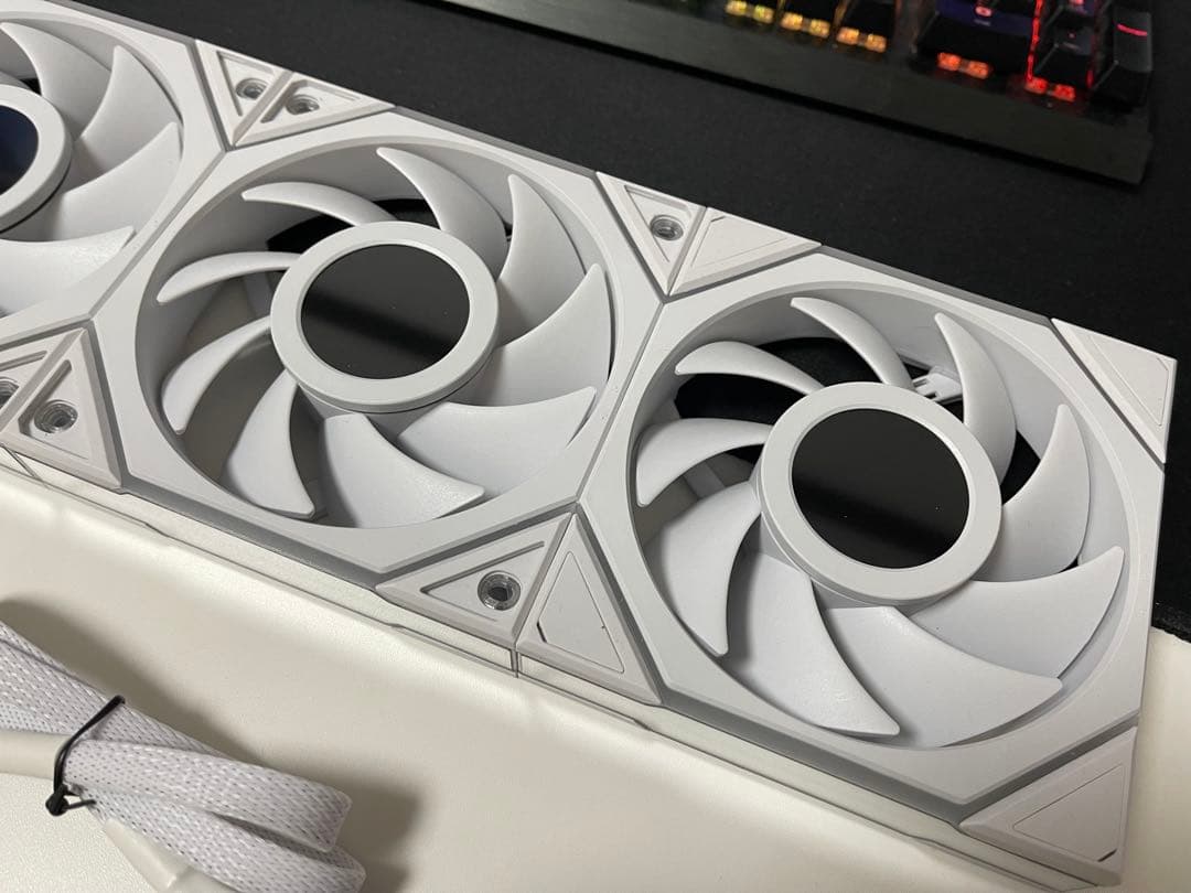 LIAN LI UNI FAN LCD 120mm 3個