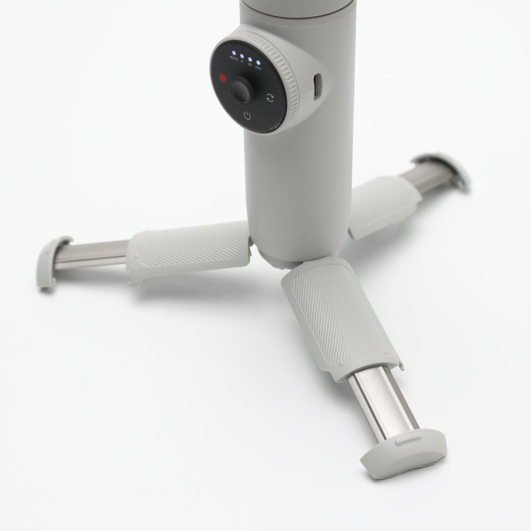 【美品】Insta360 Flow スマホ用ジンバル 3軸手ブレ補正 AI追尾