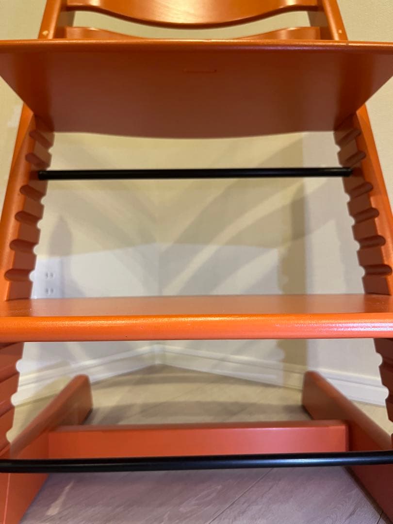 【美品】STOKKE トリップトラップ シリアル4 廃盤色 オレンジ　ハイチェア