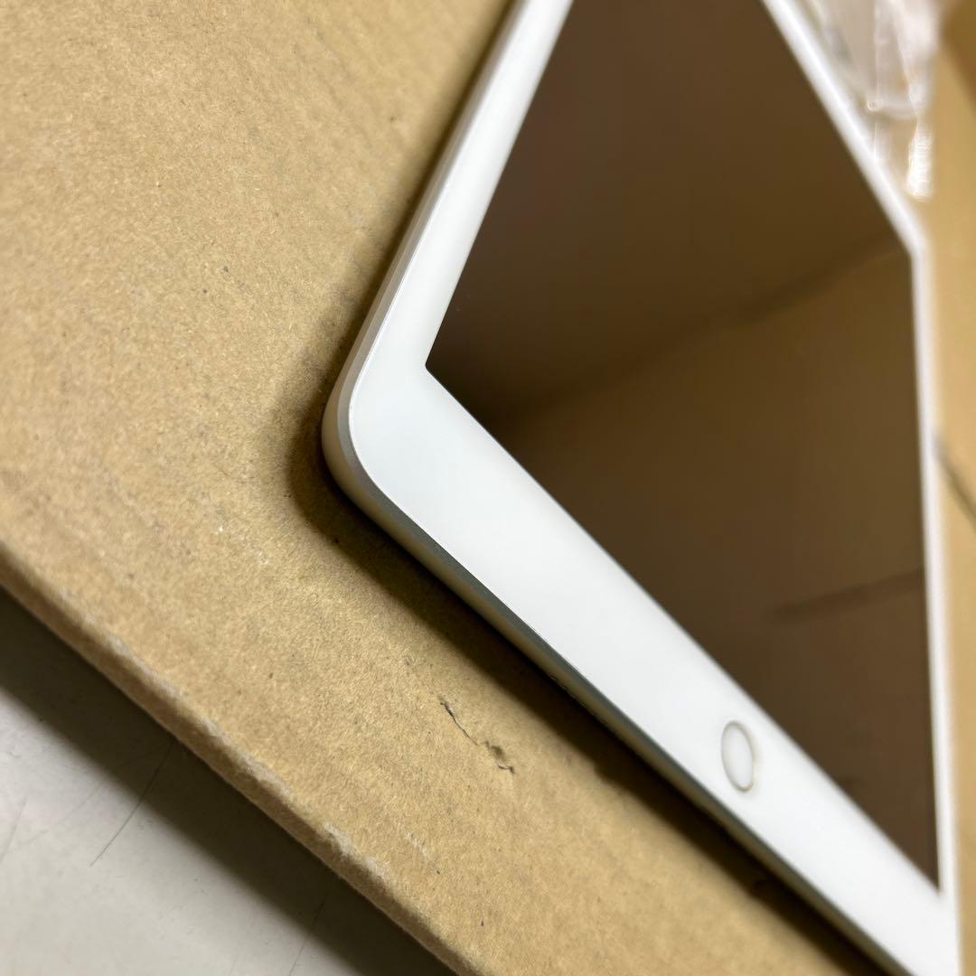 Apple iPad (第８世代) Wi-Fi 32GB シルバー