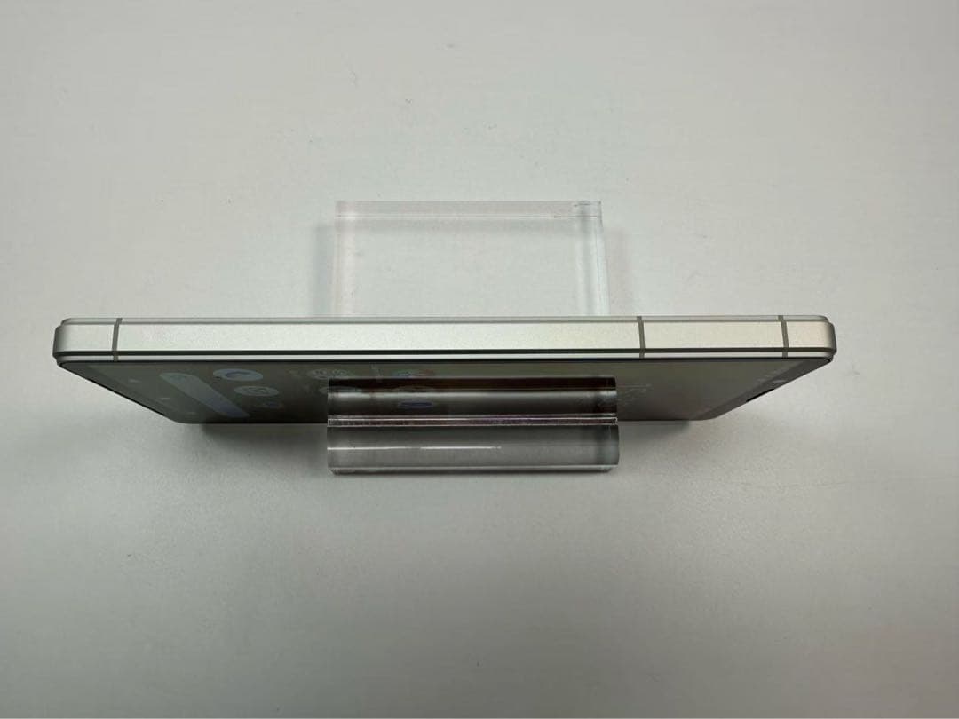 美品 SONY Xperia 5 V docomo シルバー 画面不良なし