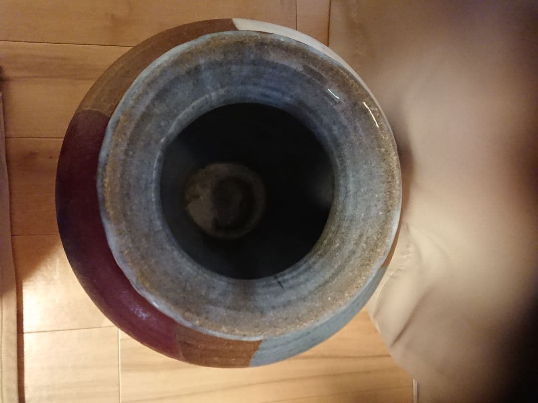 綺麗な大きい壺 (高さ40×横幅40)