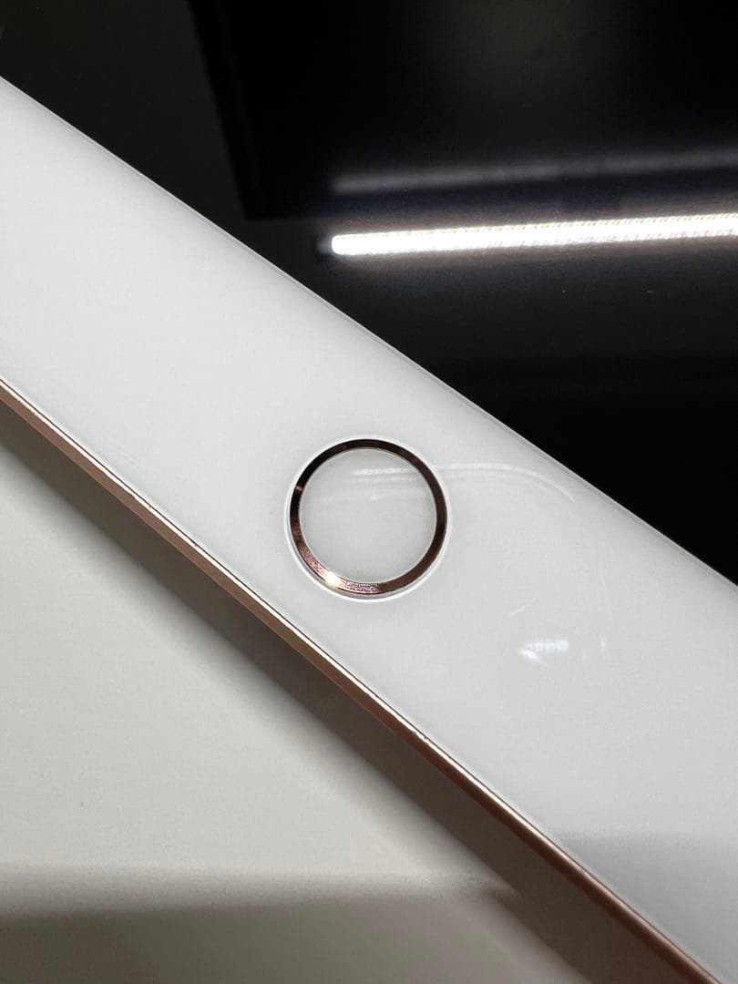 Apple iPad 第6世代　ゴールド 32gb 本体