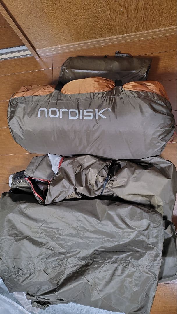 設営3回のみの美品 ノルディスク レイサ4 カシューブラウン