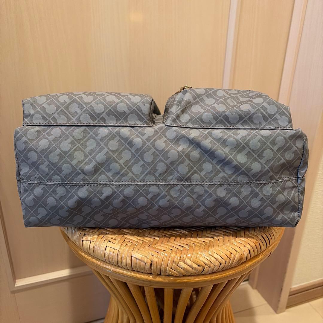 ゲラルディーニ　グレー ショルダーバッグ