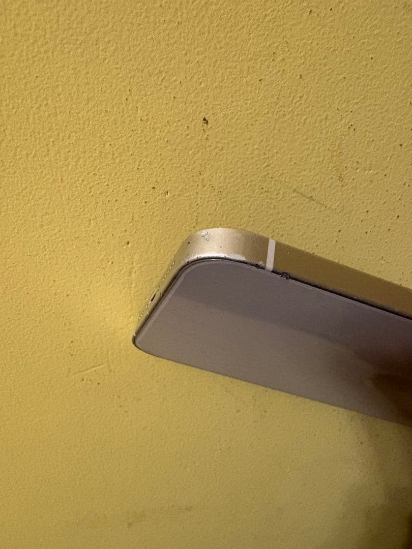 iPhone 12 64GB ホワイト docomo　SIMロックあり