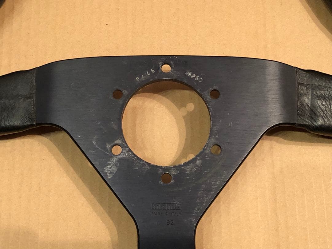 希少　MOMO ステアリング ヴェローチェレーシング D型 タイプ