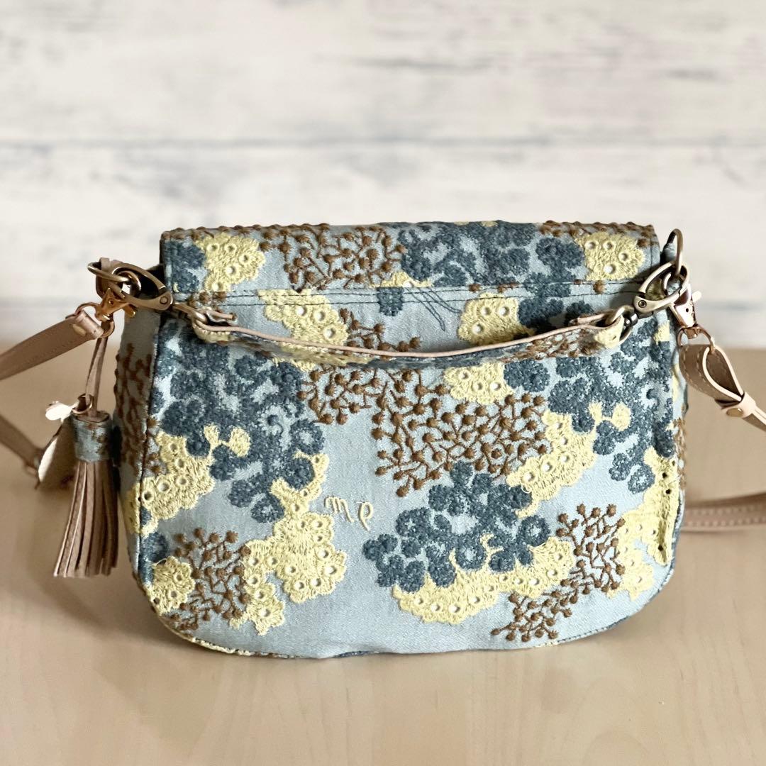 ミナペルホネン コロンとしたショルダーバッグMB504-051