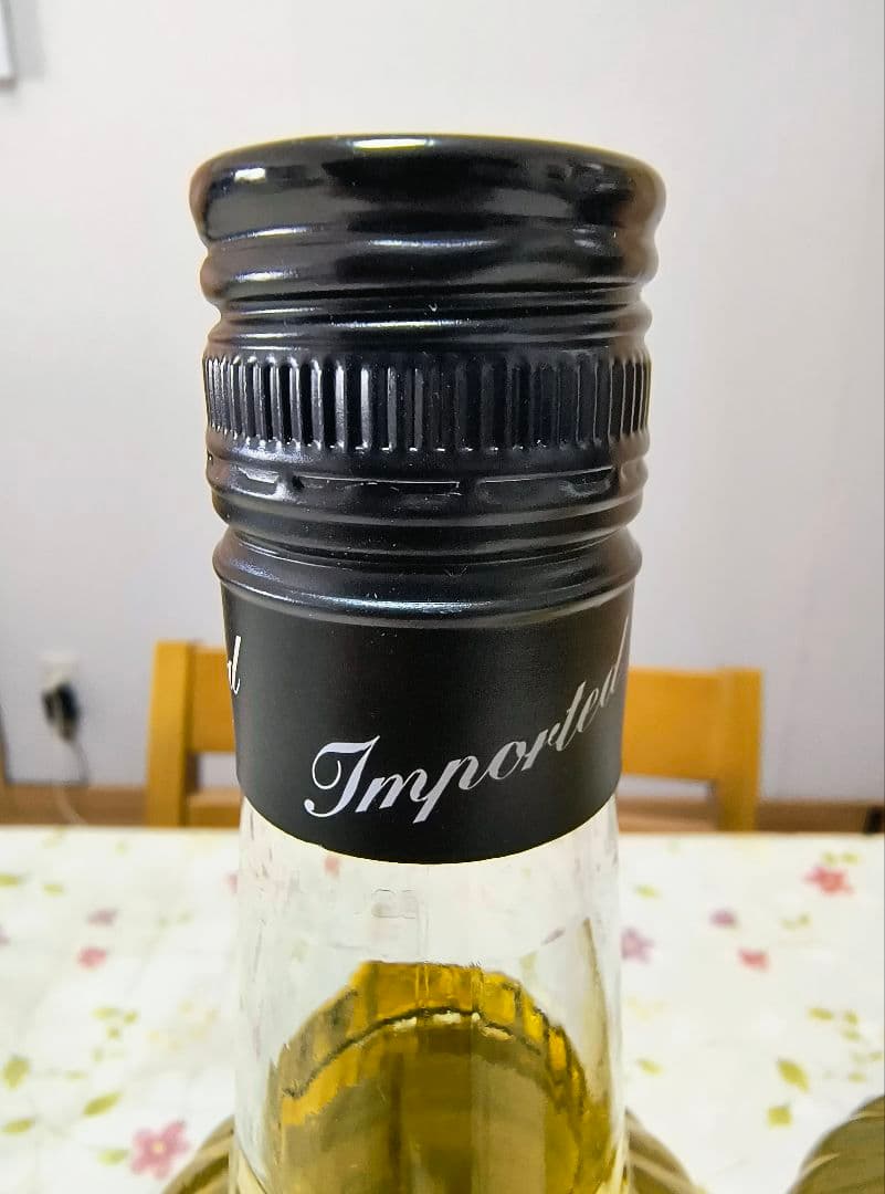 ラ・チカ テキーラ ４本ゴールドメキシコ・ハリスコ州 すっきり味38度700ml